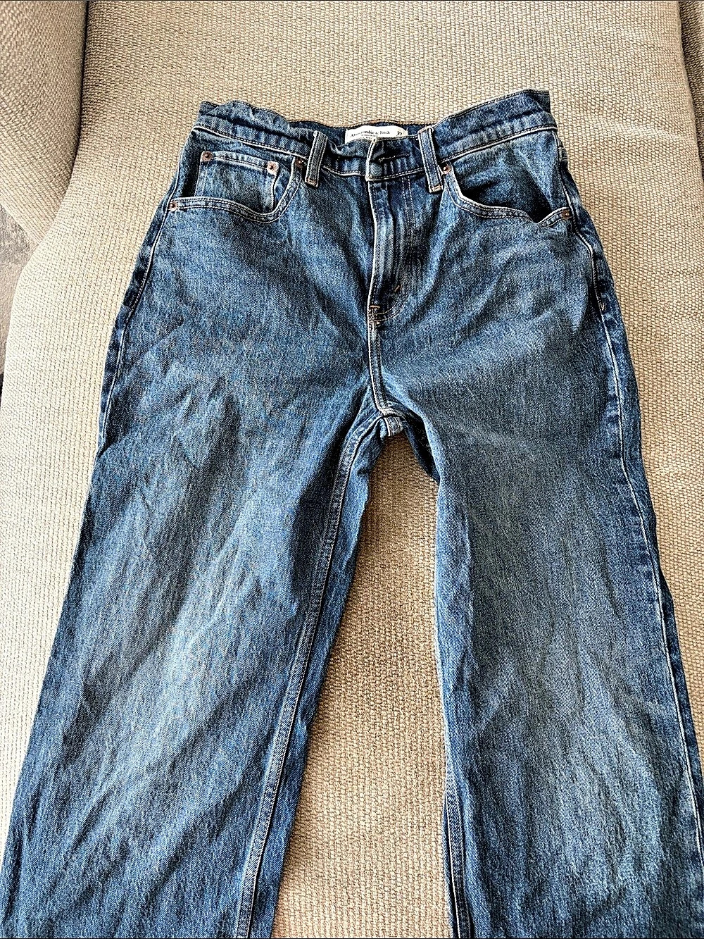 Abercrombie & Fitch High Rise 90's Relaxed Jean